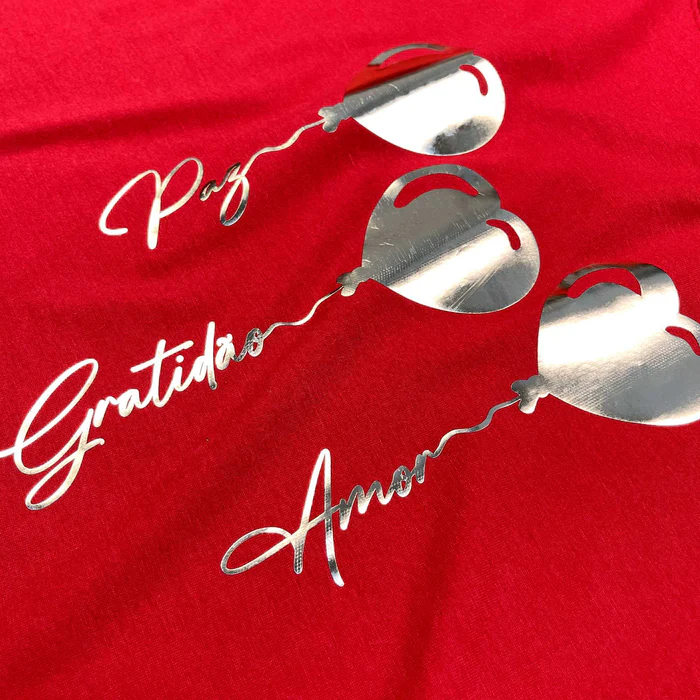 Camiseta Feminina Vermelha Coração Paz Amor Dourado - Imagem 2