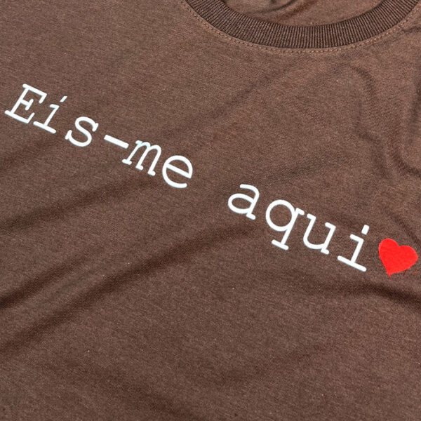 Camiseta Feminina Preta Eis-me aqui