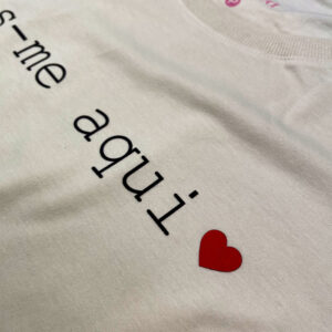 Camiseta Feminina Preta Eis-me aqui - Imagem 6