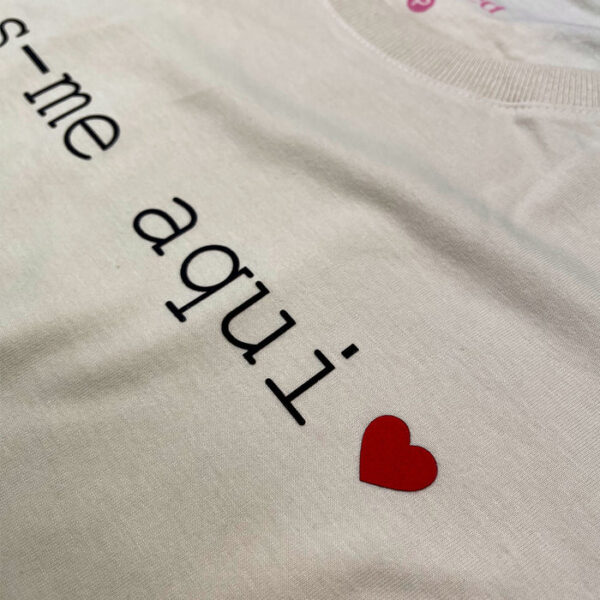 Camiseta Feminina Preta Eis-me aqui