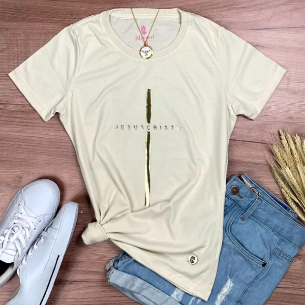 Camiseta Feminina Preta Cruz Dourada Jesus Cristo