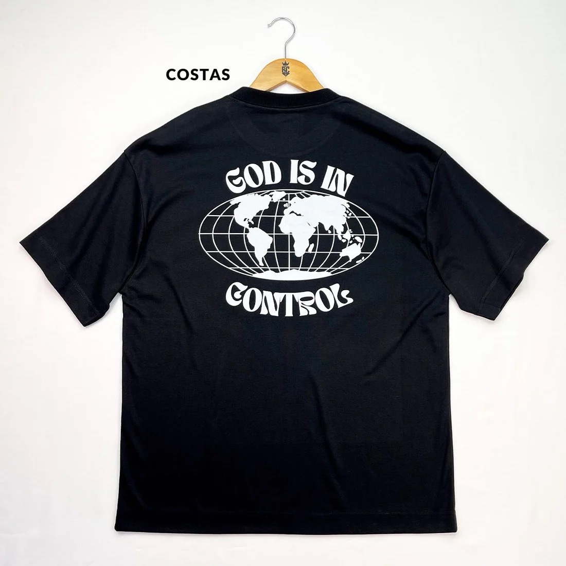Oversized Preta Full God Is In Control - Imagem 2