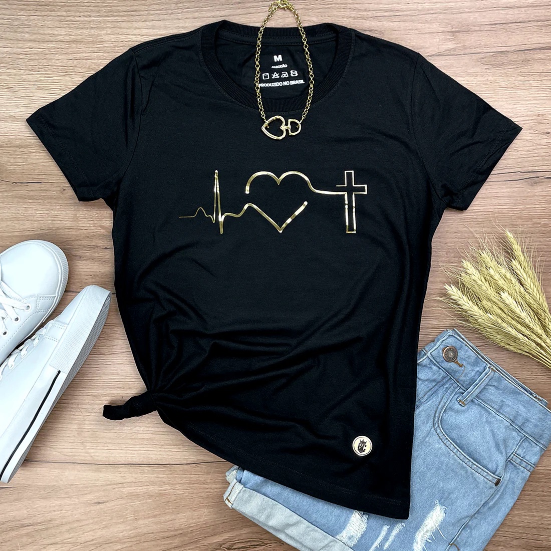 Camiseta Feminina Preta Batimento Coração Dourado - Imagem 1