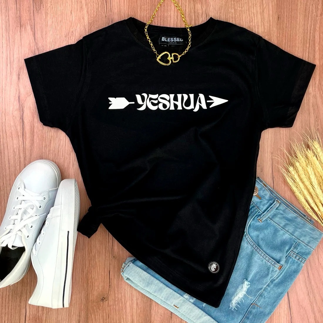 Camiseta Feminina Preta Yeshua Flecha - Imagem 1