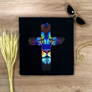 Camiseta Feminina Preta Cruz Leão Azul - Imagem 2