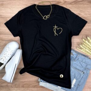 Camiseta Feminina Preta Cruz Coração Minimalista