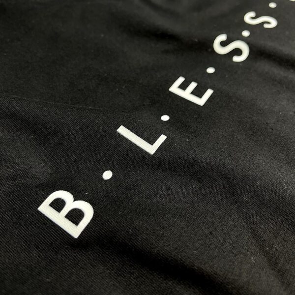 Camiseta Feminina Preta B.L.E.S.S.E.D