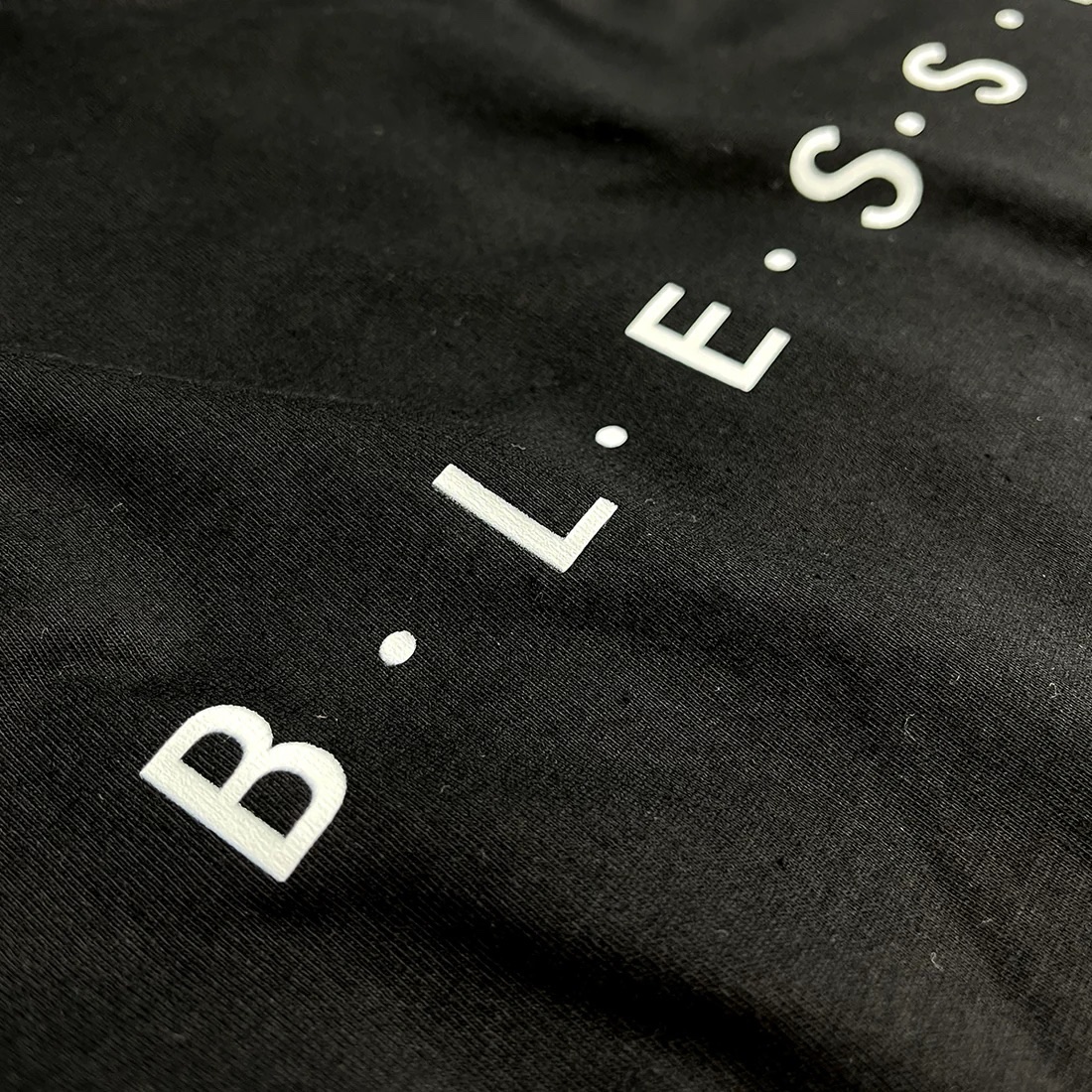 Camiseta Feminina Preta B.L.E.S.S.E.D - Imagem 3