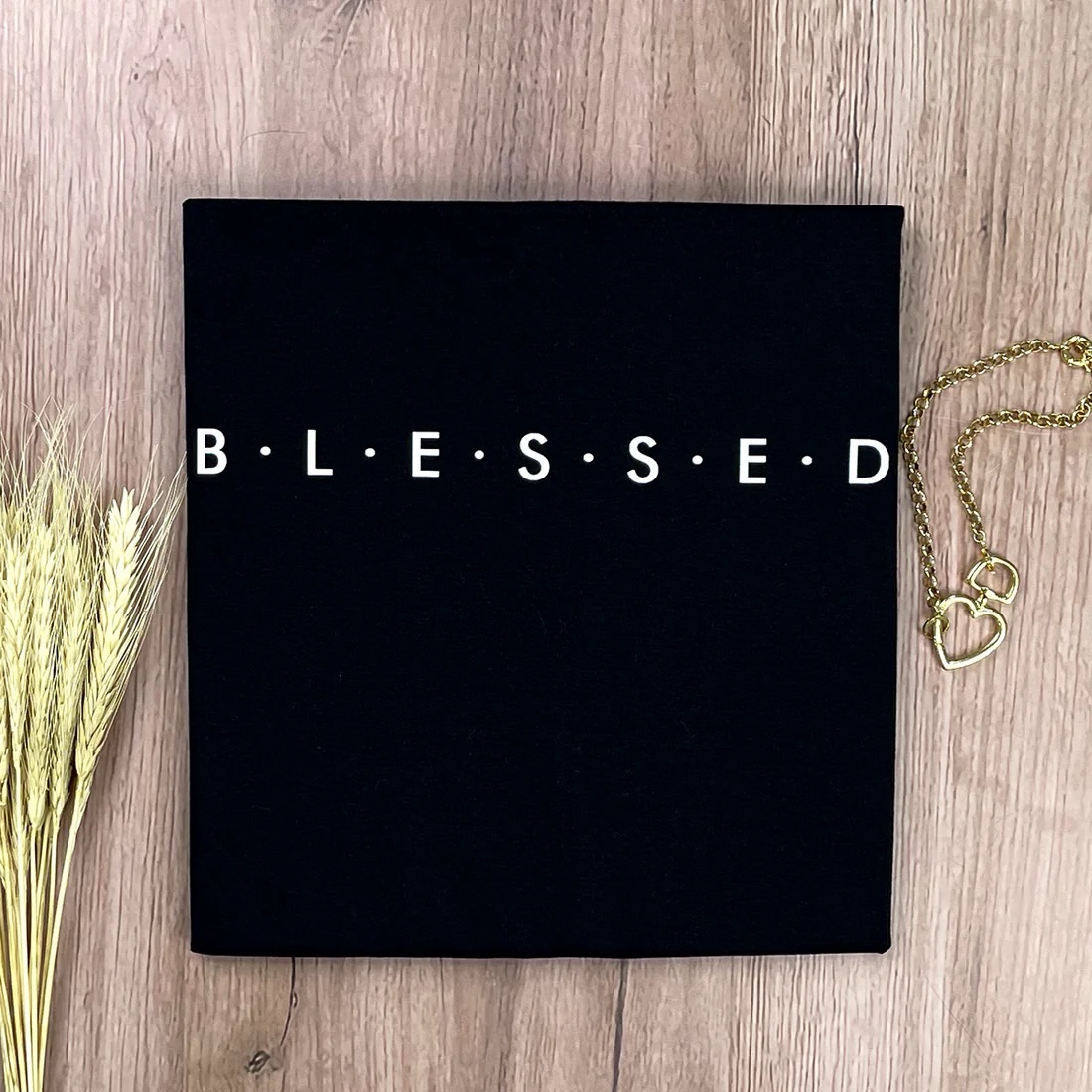 Camiseta Feminina Preta B.L.E.S.S.E.D - Imagem 2