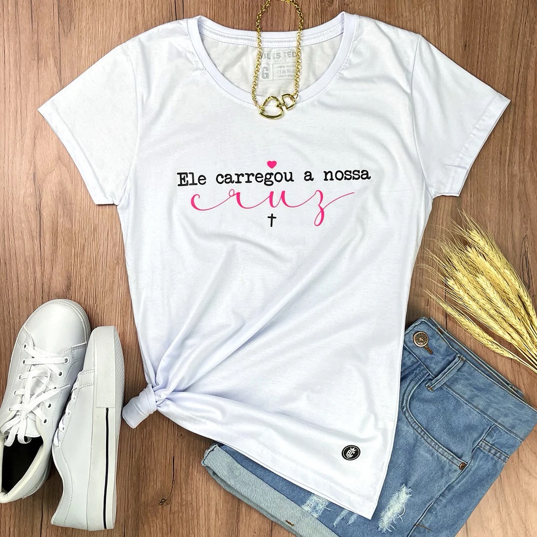 Camiseta Feminina Branca Ele Carregou a Nossa Cruz - Imagem 1