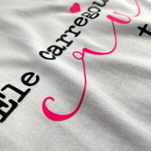 Camiseta Feminina Branca Ele Carregou a Nossa Cruz - Imagem 3