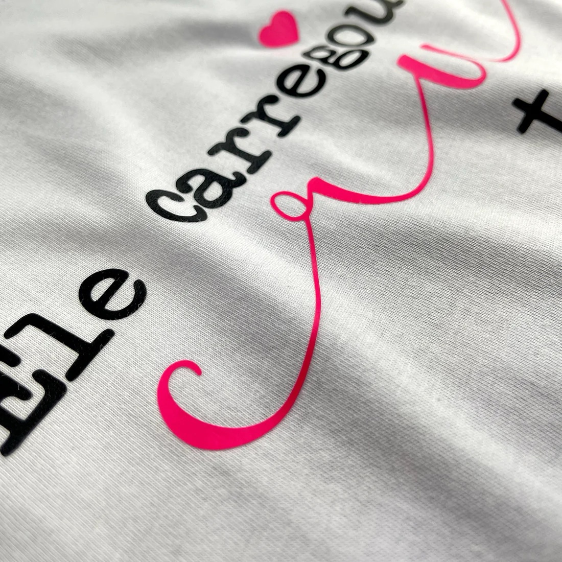 Camiseta Feminina Branca Ele Carregou a Nossa Cruz - Imagem 3