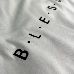 Camiseta Feminina Preta B.L.E.S.S.E.D - Imagem 6
