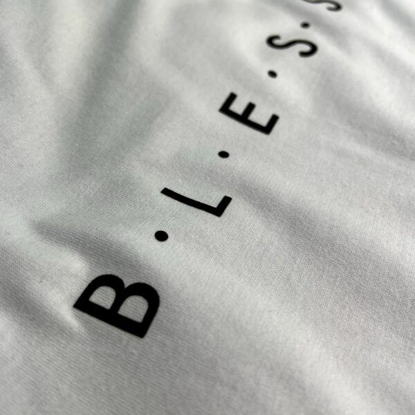 Camiseta Feminina Preta B.L.E.S.S.E.D