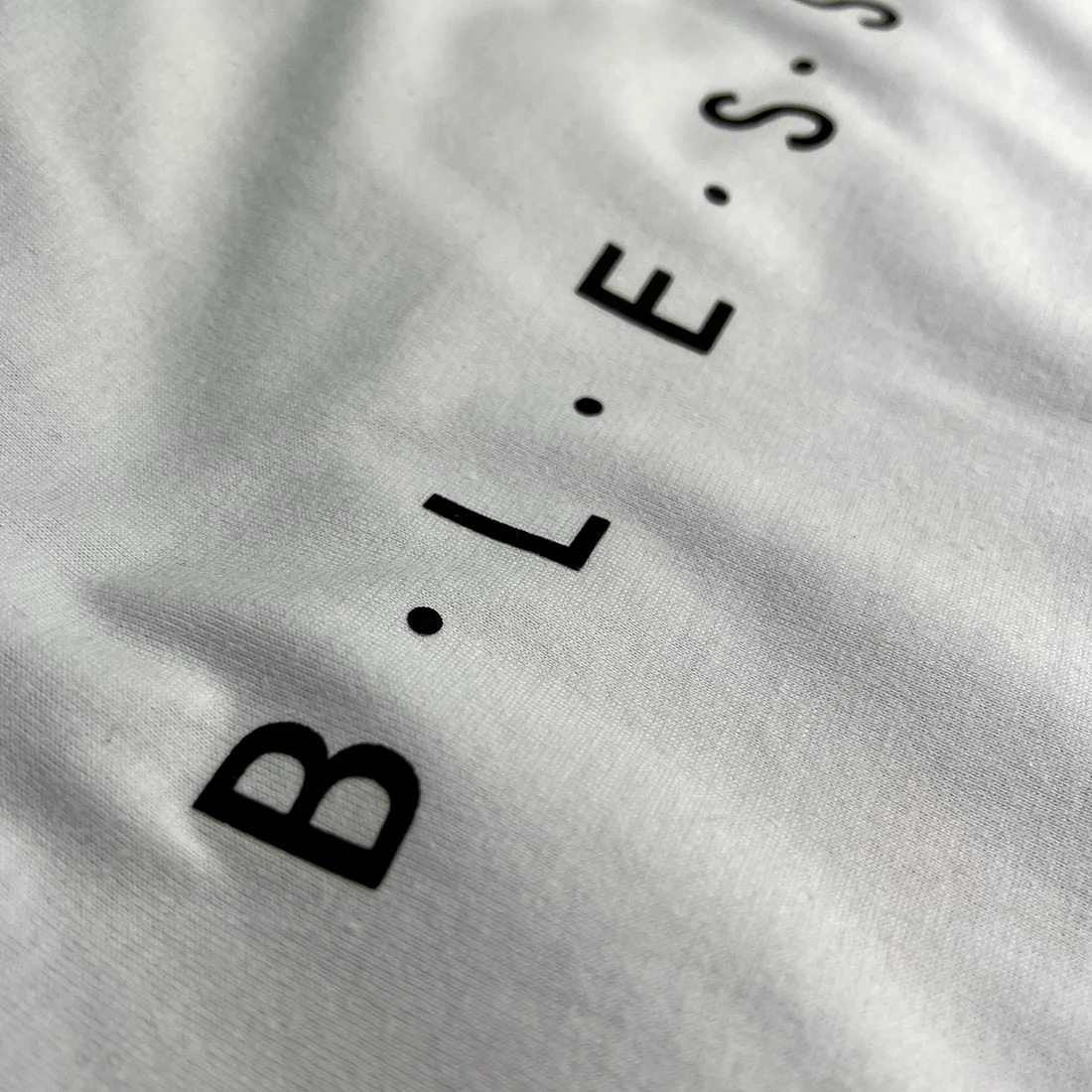 Camiseta Feminina Preta B.L.E.S.S.E.D - Imagem 6
