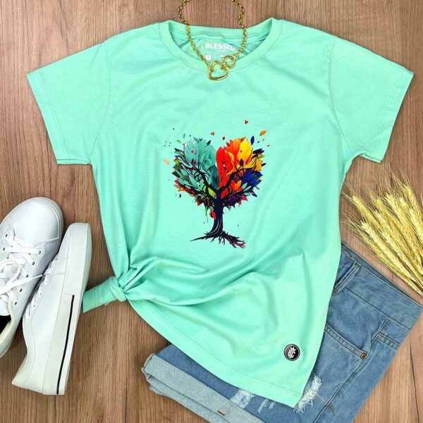 Camiseta Feminina Menta Árvore de Coração