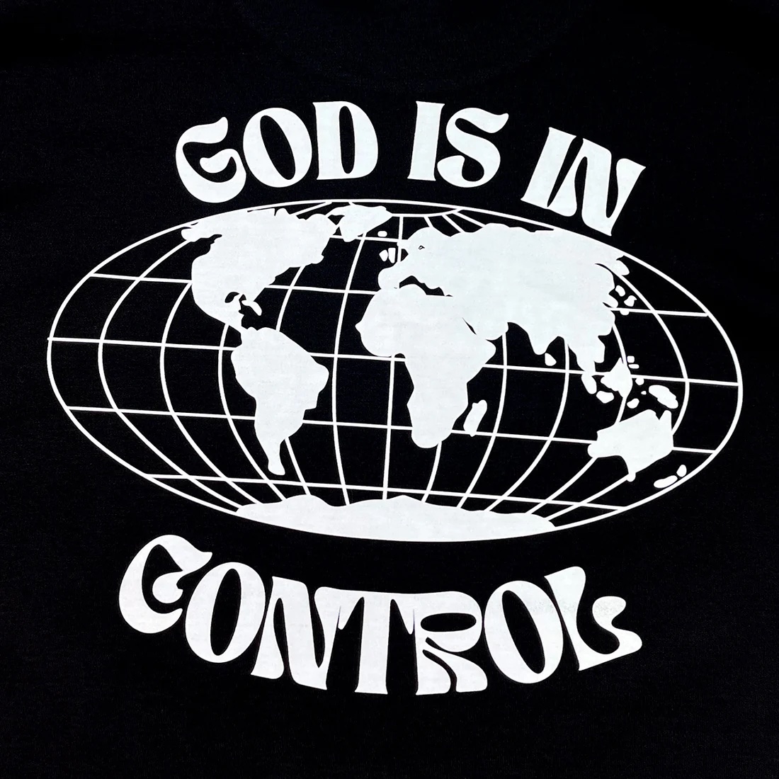 Oversized Preta Full God Is In Control - Imagem 3