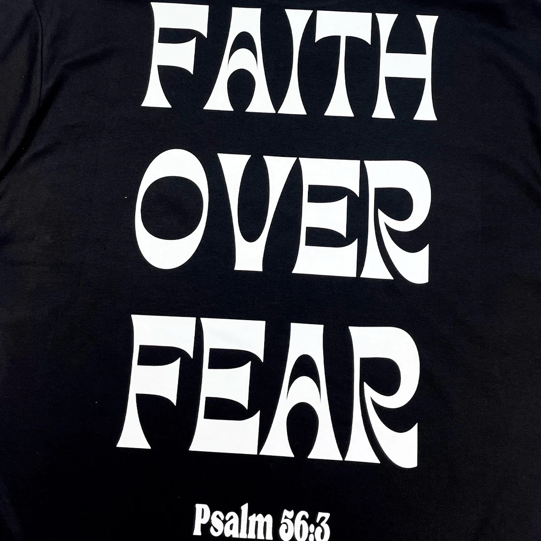 Oversized Preta Full Faith Over Fear Psalm 56:3 - Imagem 3