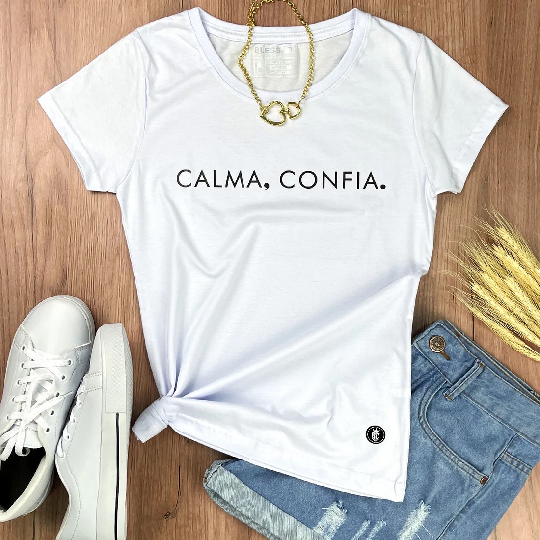 Camiseta Feminina Branca Calma, Confia. - Imagem 1