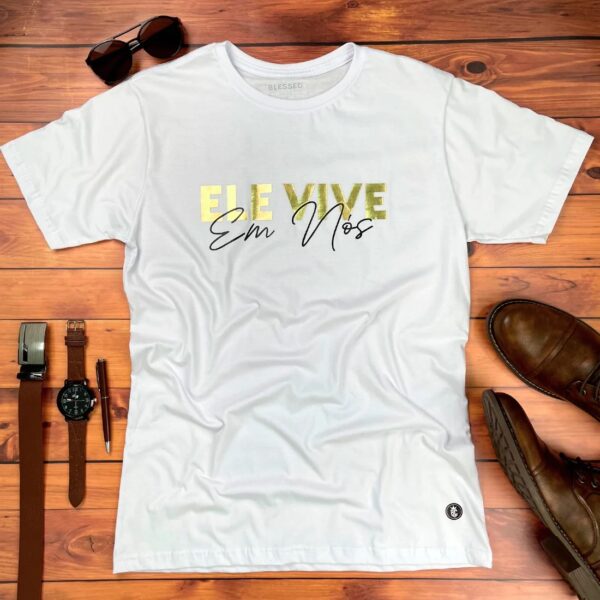 Camiseta Masculina Preta Ele vive Em Nós