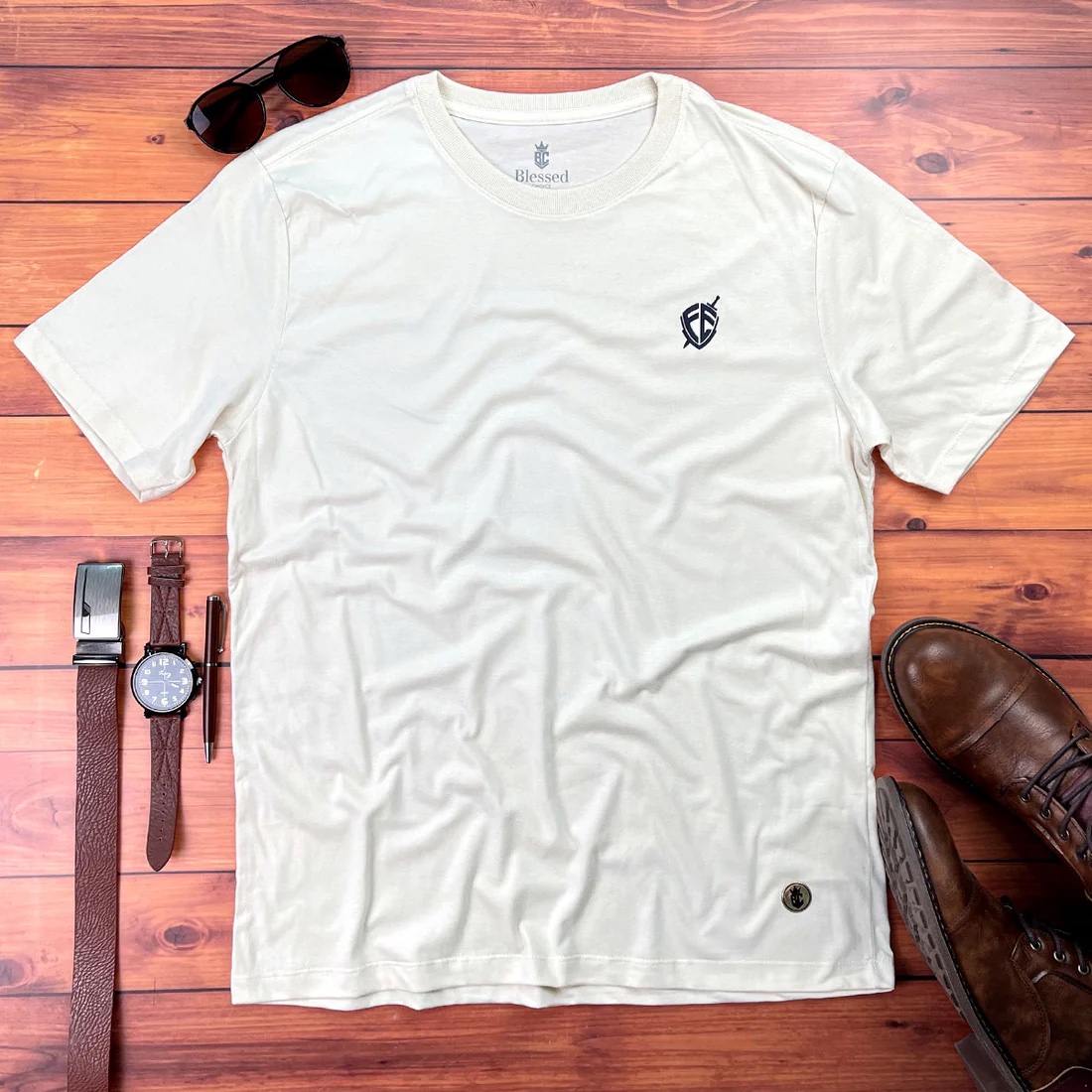 Camiseta Masculina Off White Escudo Fé Detalhe - Imagem 1