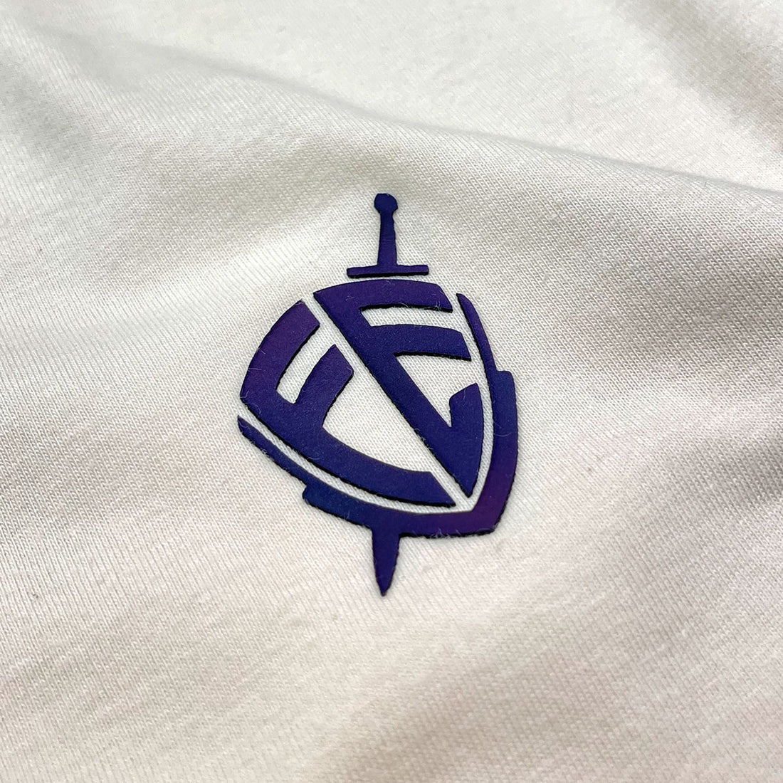 Camiseta Masculina Off White Escudo Fé Detalhe - Imagem 2