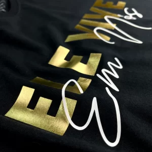 Camiseta Feminina Preta Ele vive Em Nós - Imagem 2
