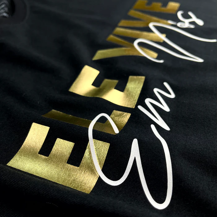 Camiseta Feminina Preta Ele vive Em Nós - Imagem 2