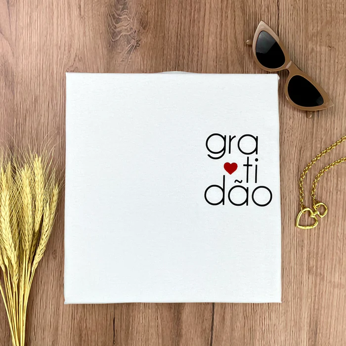 Camiseta Feminina Branca Gratidão Coração - Imagem 2