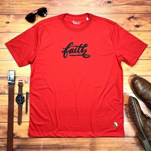 Camiseta Masculina Branca Aplique Faith