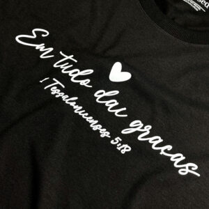 Camiseta Feminina Preta Em Tudo Dai Graças - Imagem 2