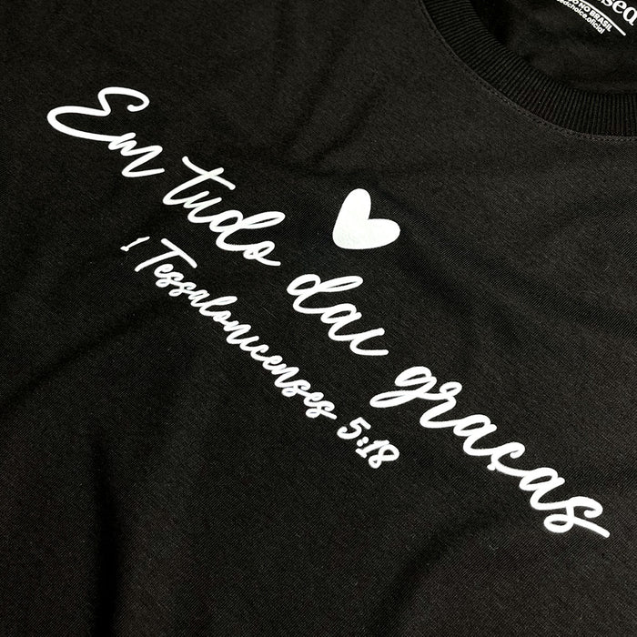 Camiseta Feminina Preta Em Tudo Dai Graças - Imagem 2