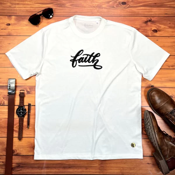 Camiseta Masculina Branca Aplique Faith