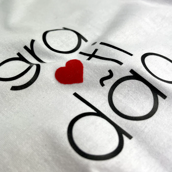 Camiseta Feminina Branca Gratidão Coração - Imagem 3