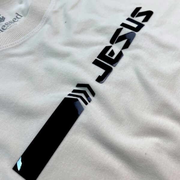 Camiseta Masculina Off White Aplique Direção Jesus
