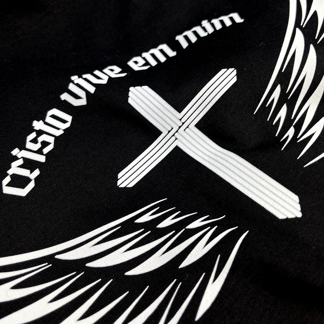Camiseta Masculina Preta Cristo vive em mim - Imagem 2