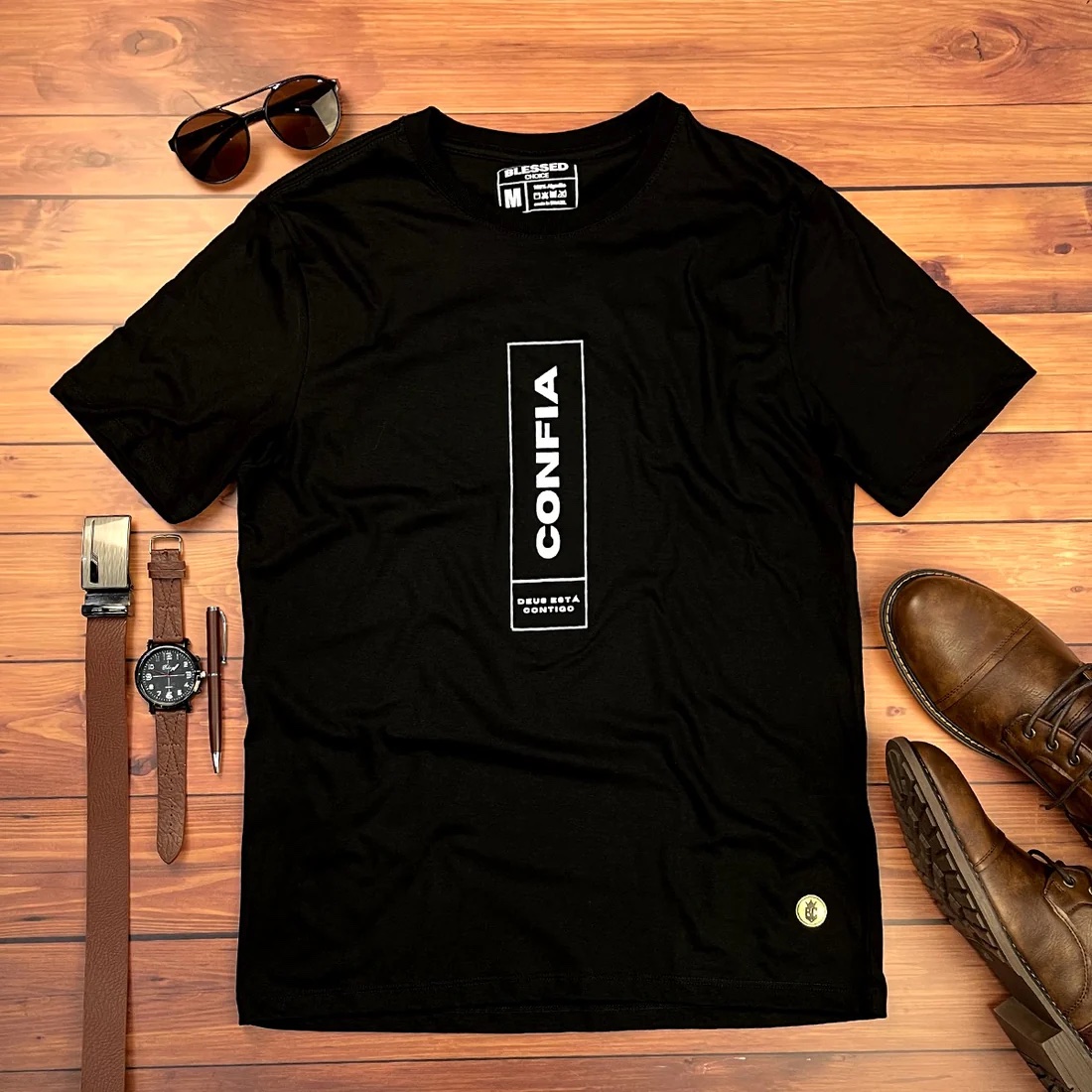 Camiseta Masculina Preta Confia Deus Está Contigo - Imagem 1