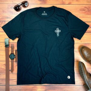 Camiseta Masculina Preta God Is Good Detalhe - Imagem 1