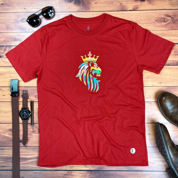 Camiseta Masculina Preta Leão Coroa Aplique Dourado