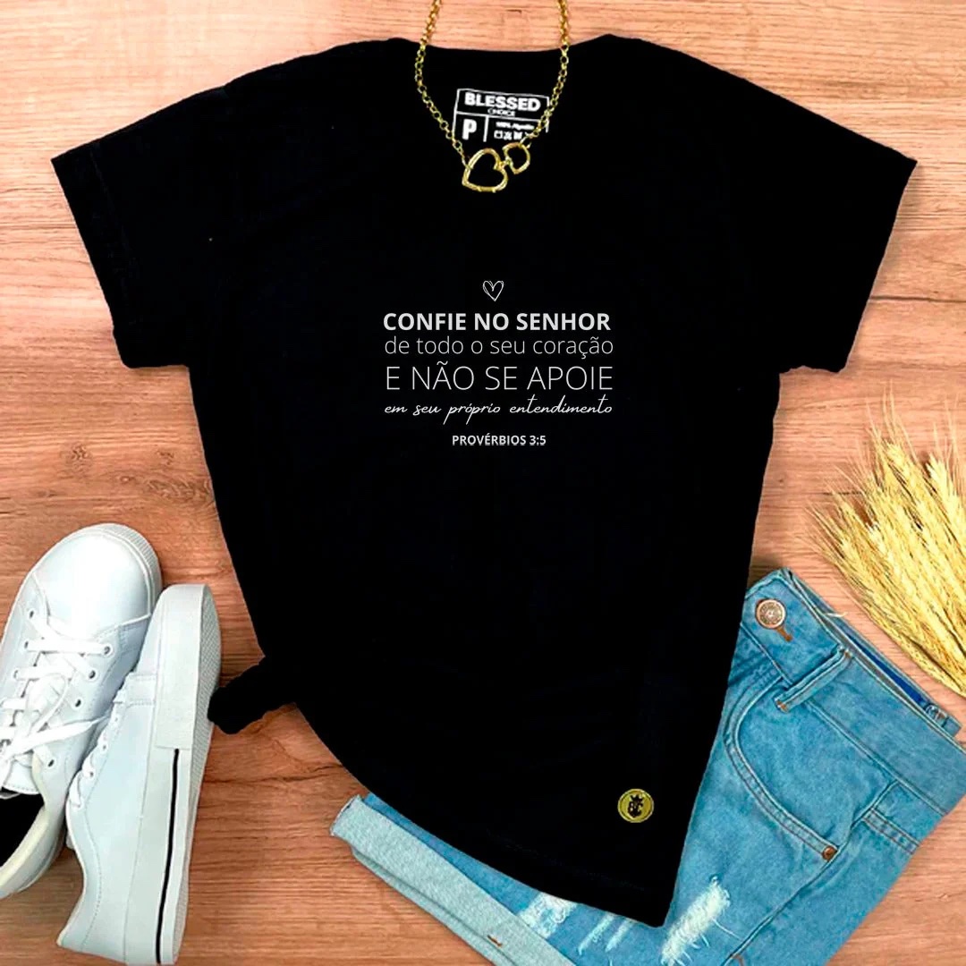 Camiseta Feminina Branca Confie No Senhor De Todo O Seu Coração - Imagem 3
