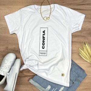 Camiseta Feminina Vermelha Confia Deus Está Contigo - Imagem 3