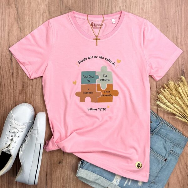 Camiseta Feminina Preta Quebra-Cabeça Ainda Que Eu Não Entenda