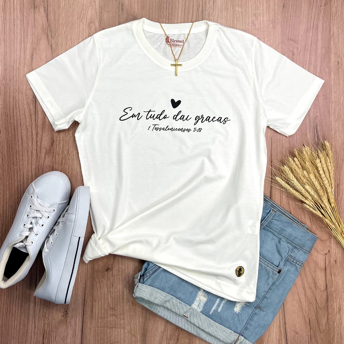 Camiseta Feminina Preta Em Tudo Dai Graças - Imagem 5