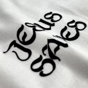Camiseta Feminina Branca Jesus saves - Imagem 2
