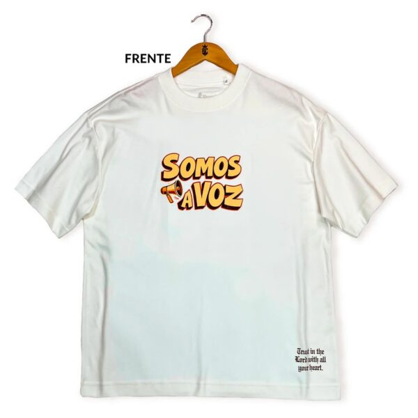 Oversized Off White Somos a Voz